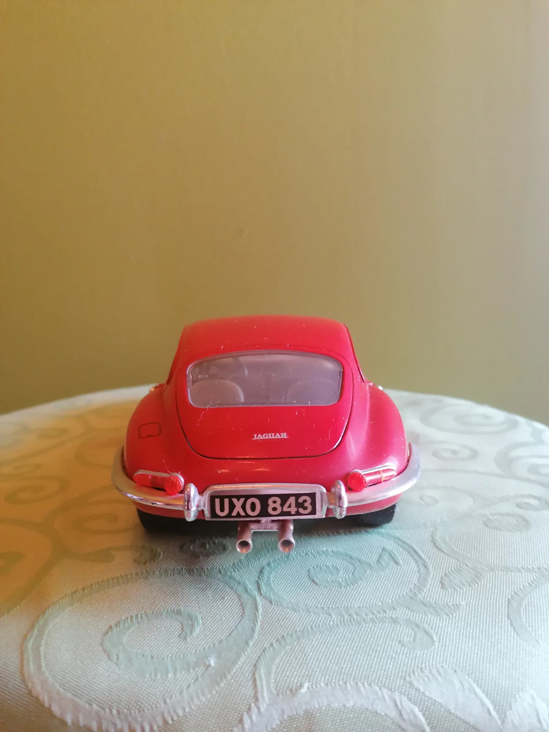 Jaguar E type 1961 - Burago - 1/18 - top stanje 4
